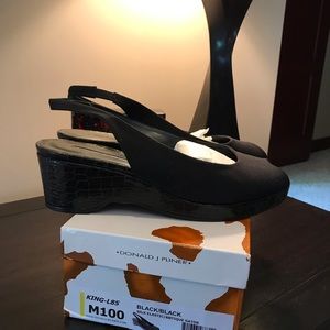 Donald Pliner Black King Wedge Size 10
